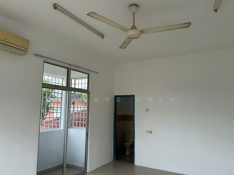 Semi-Detached House for Rent in Taman Iping (Batu Maung) - Bernard Chew - Interior - PropertyGuru.com.my
