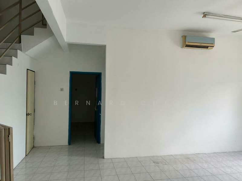 Semi-Detached House for Rent in Taman Iping (Batu Maung) - Bernard Chew - Interior - PropertyGuru.com.my
