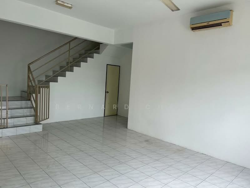 Semi-Detached House for Rent in Taman Iping (Batu Maung) - Bernard Chew - Interior - PropertyGuru.com.my