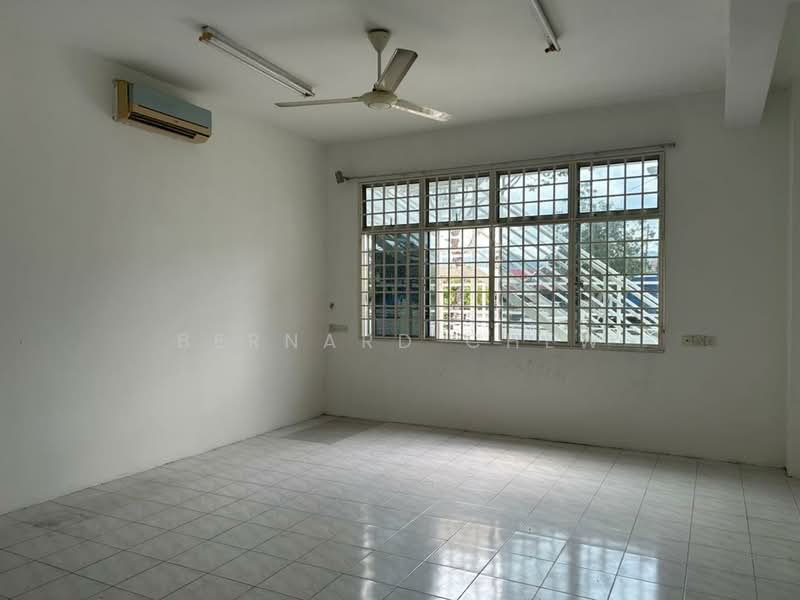 Semi-Detached House for Rent in Taman Iping (Batu Maung) - Bernard Chew - Interior - PropertyGuru.com.my