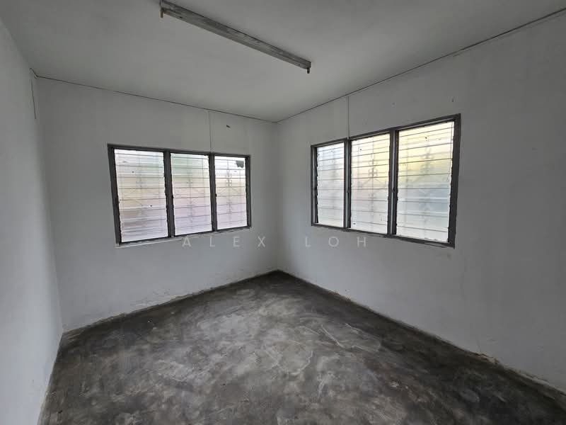 Rumah Teres 2 Tingkat untuk Dijual di KL City Centre (Kuala Lumpur) - Alex Loh - Ground floor room 2 - PropertyGuru.com.my