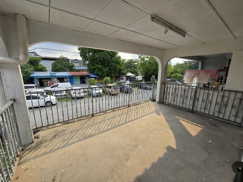 Rumah Teres 2 Tingkat untuk Dijual di KL City Centre (Kuala Lumpur) - Alex Loh - 1st floor Balcony - PropertyGuru.com.my