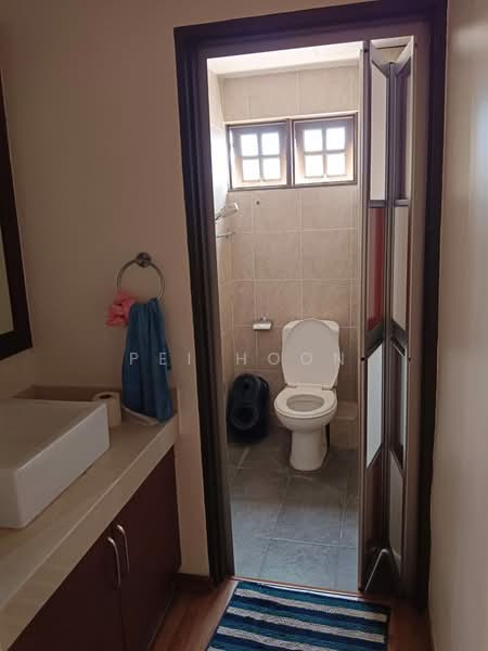 Pangsapuri untuk Disewa di Peel Mansion - Pei Hoon - Bathroom - PropertyGuru.com.my
