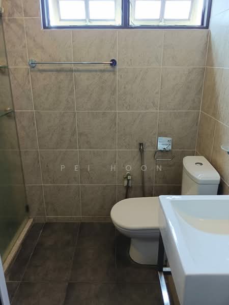 Pangsapuri untuk Disewa di Peel Mansion - Pei Hoon - Bathroom - PropertyGuru.com.my