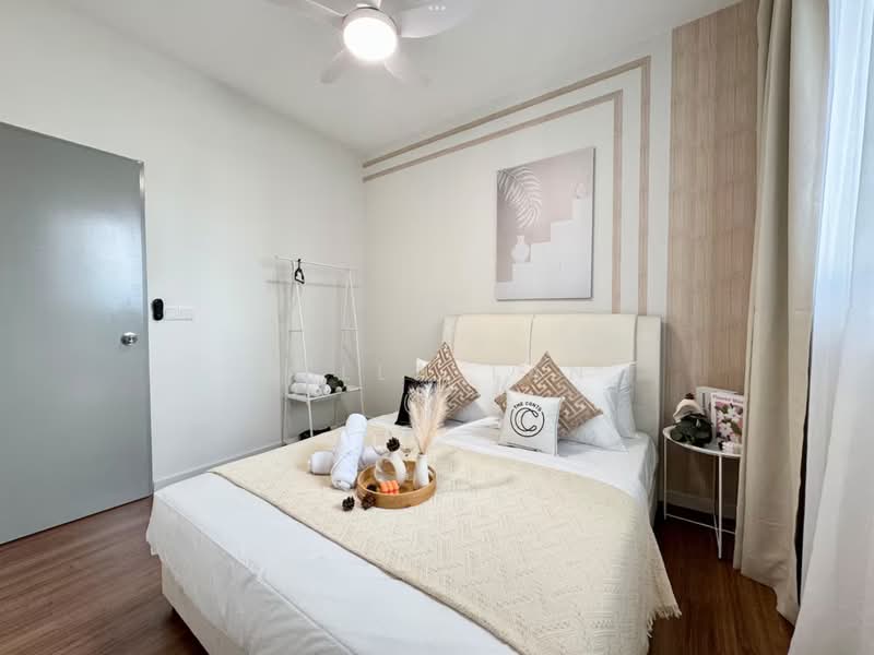 Service Residence for Sale at Daya 1 Residences (D1R), TD Central - Bella Tan - Bedroom - PropertyGuru.com.my