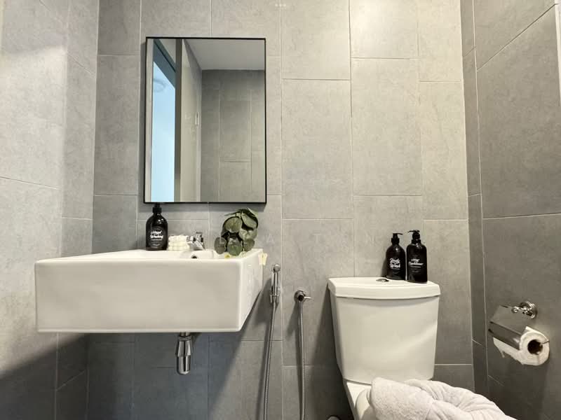 Service Residence for Sale at Daya 1 Residences (D1R), TD Central - Bella Tan - Bathroom - PropertyGuru.com.my