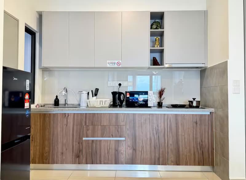 Service Residence for Sale at Daya 1 Residences (D1R), TD Central - Bella Tan - Kitchen - PropertyGuru.com.my