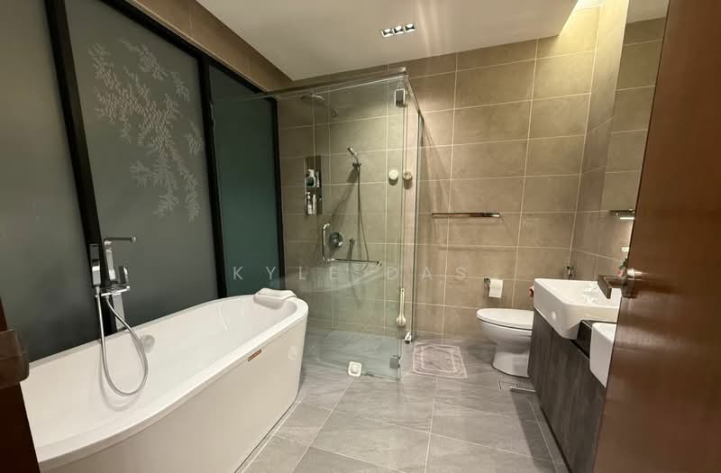 Rumah Berkembar untuk Dijual di Leisure Farm (Gelang Patah) - Kyle Das - Bathroom - PropertyGuru.com.my