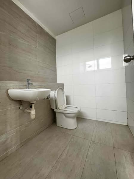 3-storey Terraced House for Sale in Kajang (Selangor) - Jayden Lee - Bathroom - PropertyGuru.com.my