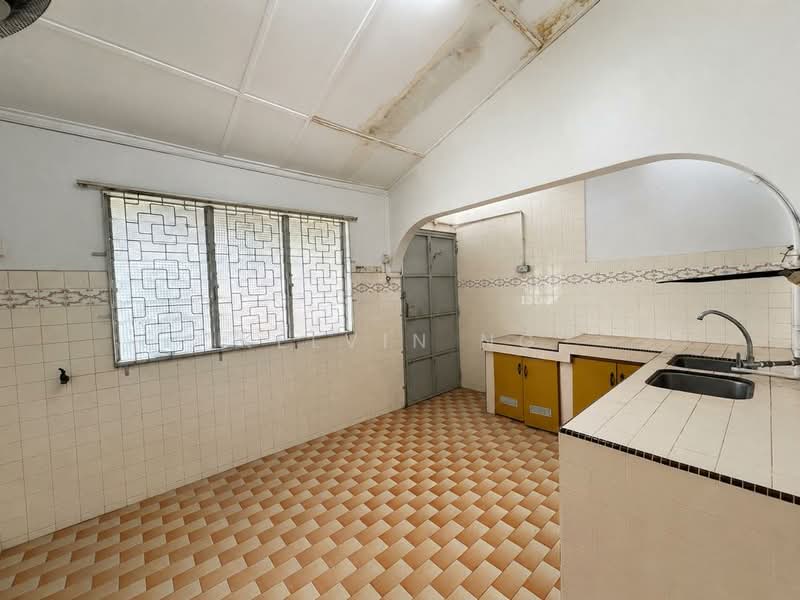 1-storey Terraced House for Sale in Kampung Lapan (Melaka City) - Kelvin Ng - Kitchen - PropertyGuru.com.my