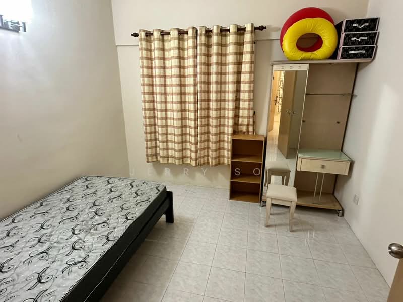 Kondominium untuk Dijual di Alpine Tower - Jerry So - Bedroom - PropertyGuru.com.my