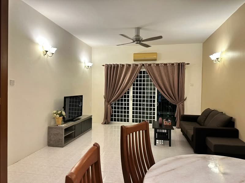 Kondominium untuk Dijual di Alpine Tower - Jerry So - Living Room - PropertyGuru.com.my