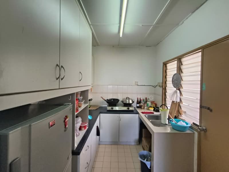 Pangsapuri untuk Dijual di Kenanga Apartments - Justin Ng - Kitchen - PropertyGuru.com.my