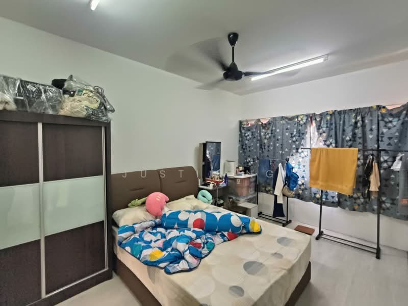 Pangsapuri untuk Dijual di Kenanga Apartments - Justin Ng - Bedroom - PropertyGuru.com.my