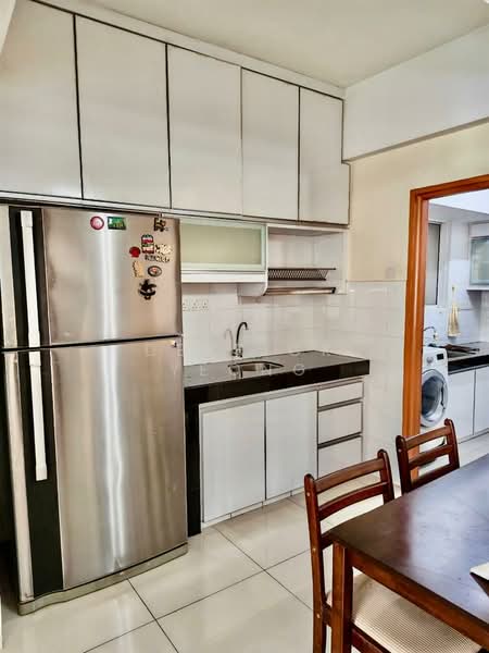 Kondominium untuk Disewa di The Zest @ Kinrara 9 - Derrick Yeong - Kitchen - PropertyGuru.com.my