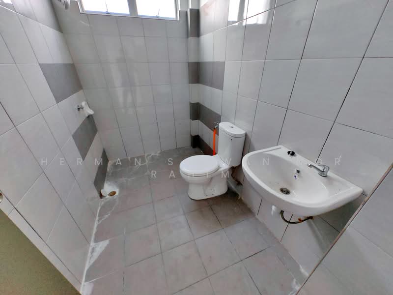 Rumah Teres 2 Tingkat untuk Dijual di Taman Warisan Hijauan (Sepang) - Herman Sazwan Nor Rahim - Bathroom - PropertyGuru.com.my