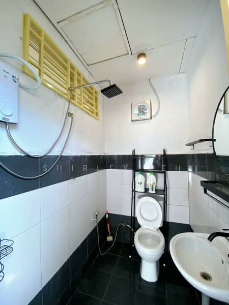 Rumah Teres 1 Tingkat untuk Disewa di Taman Sejahtera (Lunas) - Shirley Teh - Bathroom - PropertyGuru.com.my