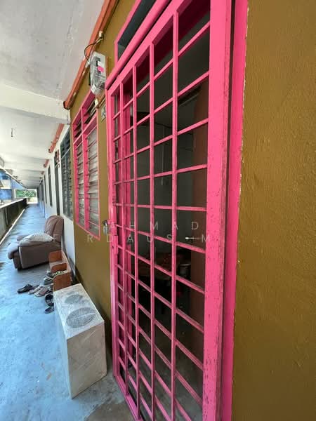 Rumah Flat untuk Dijual di Taman Setia Rawang Flat - Ahmad Firdaus Mahmod - Exterior - PropertyGuru.com.my