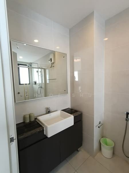Condominium for Rent at Bay Laurel @ Country Garden Danga Bay - Chloe Shum - Bathroom - PropertyGuru.com.my