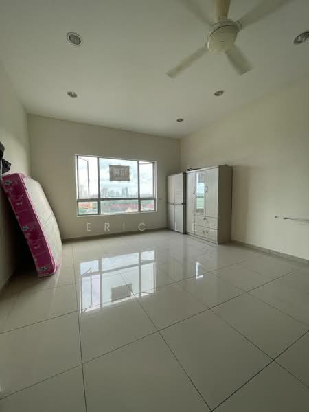 Apartment for Sale at Zennith Suites (Pangsapuri Kebun Teh) - Eric Lee - Bedroom - PropertyGuru.com.my