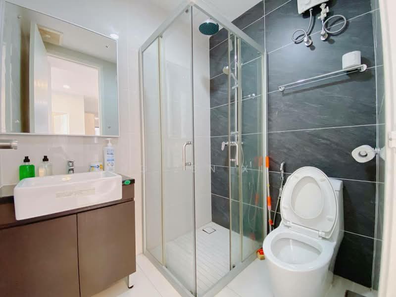 Condominium for Sale at Bay Point @ Country Garden Danga Bay - NG ZEN XI - Bathroom - PropertyGuru.com.my