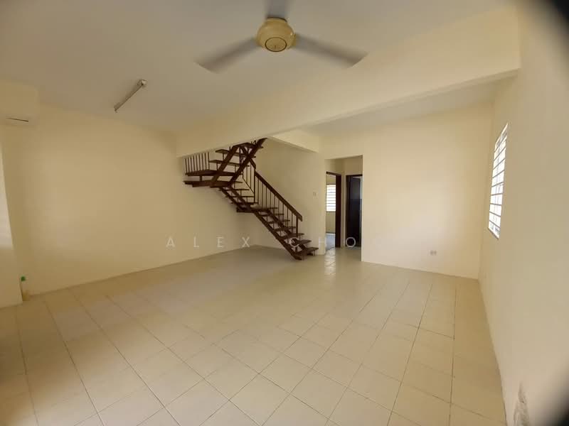 2-storey Terraced House for Sale in Taman Lestari Putra (Seri Kembangan) - Alex Choo - Living Room - PropertyGuru.com.my