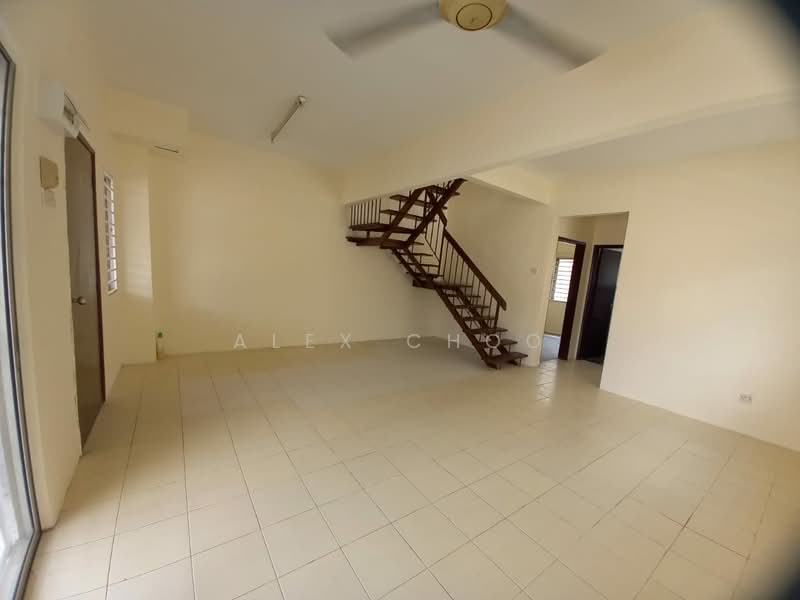 2-storey Terraced House for Sale in Taman Lestari Putra (Seri Kembangan) - Alex Choo - Living Room - PropertyGuru.com.my