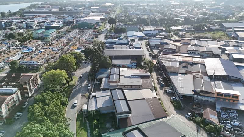 Semi-D Factory for Sale in Bintawa Industrial Estate (Kuching) - Sherene Kok - Exterior - PropertyGuru.com.my