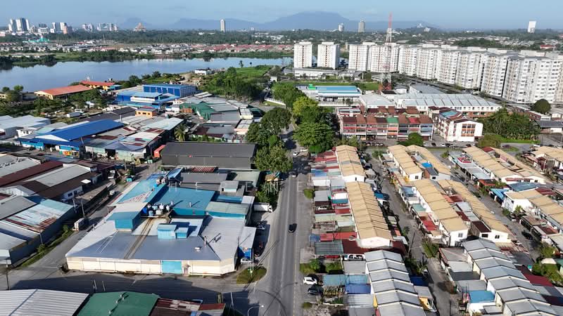Semi-D Factory for Sale in Bintawa Industrial Estate (Kuching) - Sherene Kok - Exterior - PropertyGuru.com.my