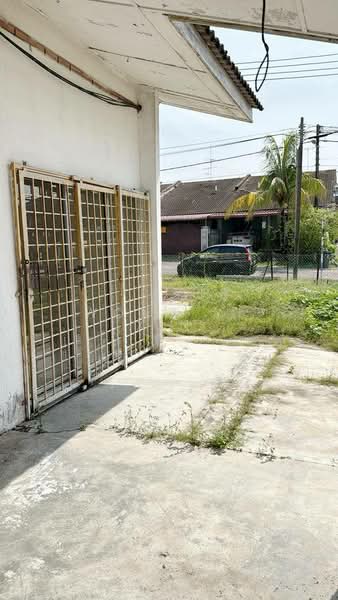 Rumah Teres 1 Tingkat untuk Dijual di Taman Puteri Wangsa (Ulu Tiram) - Wong Yi Xin - Exterior - PropertyGuru.com.my