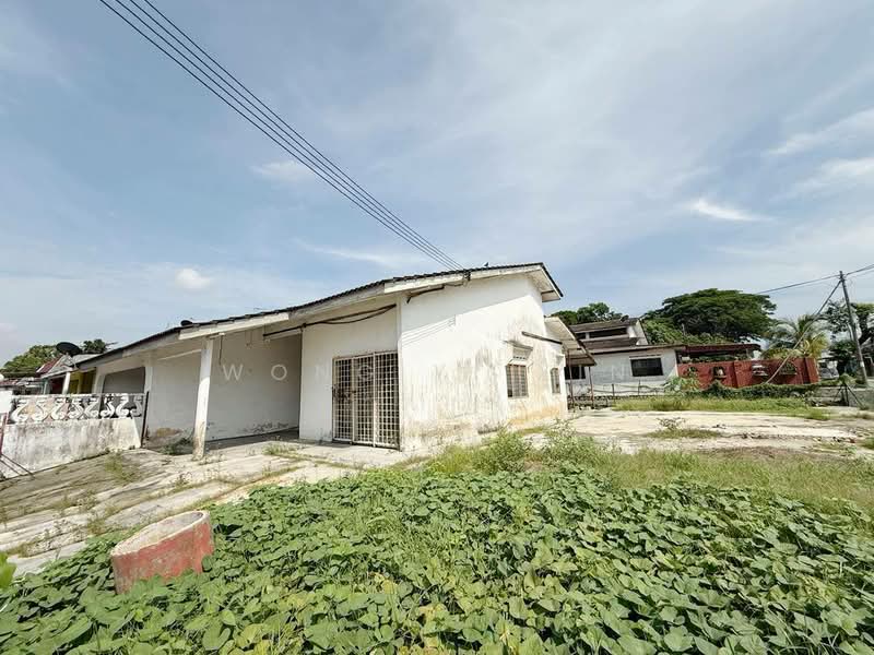 Rumah Teres 1 Tingkat untuk Dijual di Taman Puteri Wangsa (Ulu Tiram) - Wong Yi Xin - Exterior - PropertyGuru.com.my