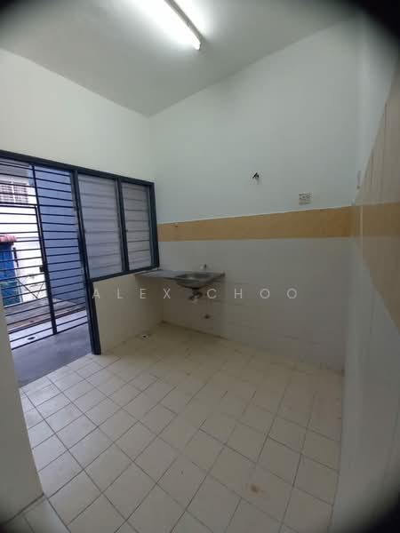 2-storey Terraced House for Sale in Taman Lestari Putra (Seri Kembangan) - Alex Choo - Kitchen - PropertyGuru.com.my