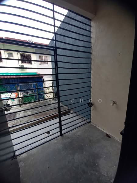 2-storey Terraced House for Sale in Taman Lestari Putra (Seri Kembangan) - Alex Choo - Balcony - PropertyGuru.com.my