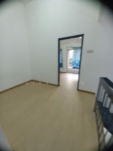 2-storey Terraced House for Sale in Taman Lestari Putra (Seri Kembangan) - Alex Choo - Interior - PropertyGuru.com.my