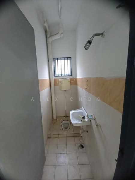 2-storey Terraced House for Sale in Taman Lestari Putra (Seri Kembangan) - Alex Choo - Bathroom - PropertyGuru.com.my