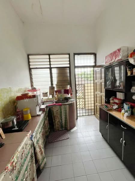 Rumah Teres 1 Tingkat untuk Dijual di Taman Rinting (Masai) - Wong Yi Xin - Kitchen - PropertyGuru.com.my