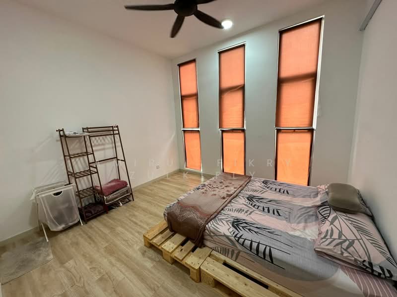 Condominium for Sale at Lakefront Homes - Amirul Fikry Zulkifly - Bedroom - PropertyGuru.com.my
