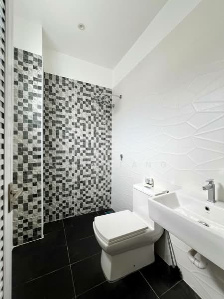 Semi-Detached House for Sale in Panorama Lapangan Perdana (Ipoh) - Gary Tang - Bathroom - PropertyGuru.com.my
