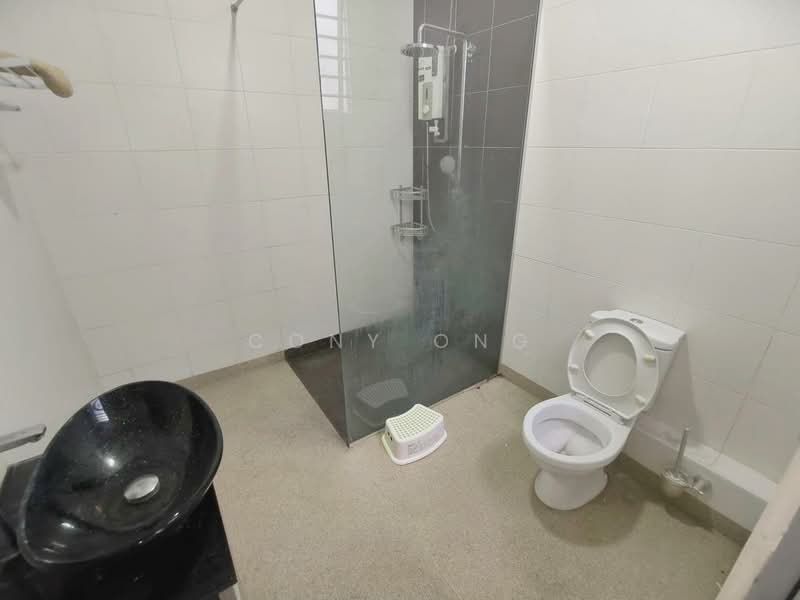 Rumah Teres 2 Tingkat untuk Dijual di Setia Tropika (Johor Bahru) - Cony Ong - Bathroom - PropertyGuru.com.my