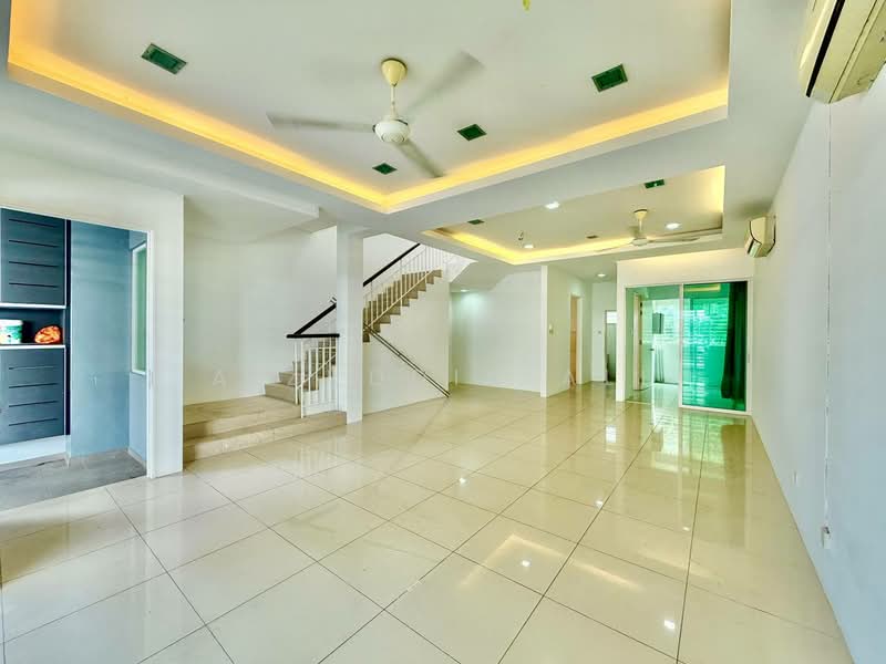 Rumah Teres 3 Tingkat untuk Dijual di Kajang (Selangor) - Aizuddin Ali - Living Room - PropertyGuru.com.my