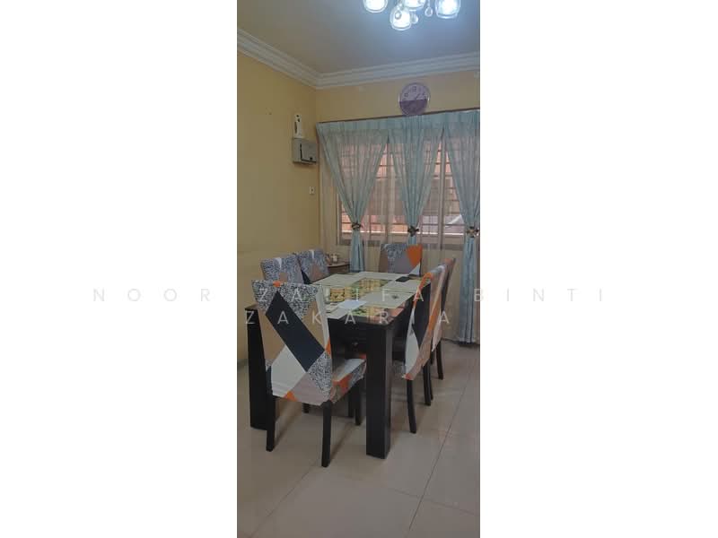 Pangsapuri untuk Disewa di PPR Lembah Subang 2 - Noor Zalifa Binti Zakaria - Dining Room - PropertyGuru.com.my