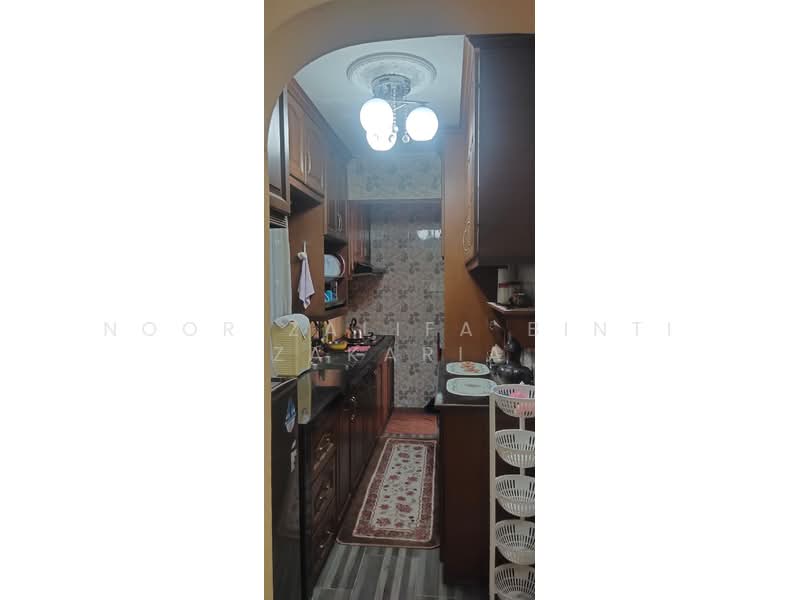 Pangsapuri untuk Disewa di PPR Lembah Subang 2 - Noor Zalifa Binti Zakaria - Kitchen - PropertyGuru.com.my