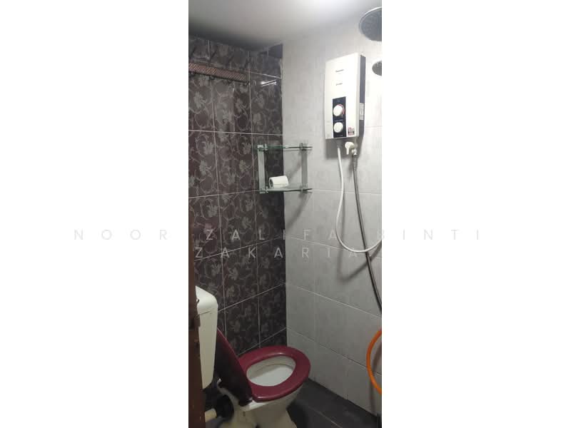 Pangsapuri untuk Disewa di PPR Lembah Subang 2 - Noor Zalifa Binti Zakaria - Bathroom - PropertyGuru.com.my