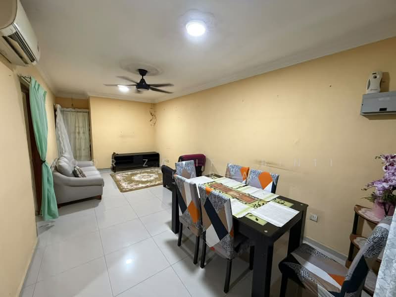 Apartment for Rent at PPR Lembah Subang 2 - Noor Zalifa Binti Zakaria - Living Room - PropertyGuru.com.my