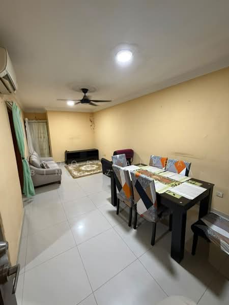 Apartment for Rent at PPR Lembah Subang 2 - Noor Zalifa Binti Zakaria - Living Room - PropertyGuru.com.my