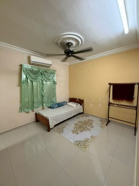 Apartment for Rent at PPR Lembah Subang 2 - Noor Zalifa Binti Zakaria - Bedroom - PropertyGuru.com.my