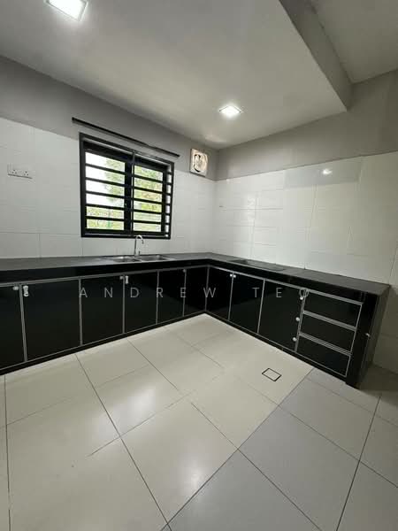 Rumah Teres 2 Tingkat untuk Dijual di Taman Damansara Aliff (Tampoi) - Andrew Teo - Kitchen - PropertyGuru.com.my