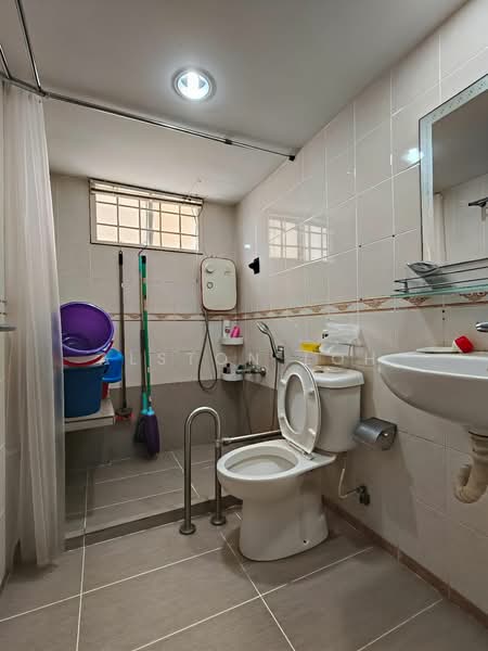 Condominium for Sale at Greenlane Park - Alston Loh - Bathroom - PropertyGuru.com.my