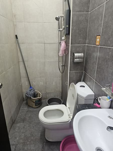 2-storey Terraced House for Sale in Taman Mount Austin (Tebrau) - Jennie Chew - Bathroom - PropertyGuru.com.my