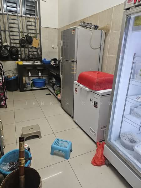 2-storey Terraced House for Sale in Taman Mount Austin (Tebrau) - Jennie Chew - Kitchen - PropertyGuru.com.my